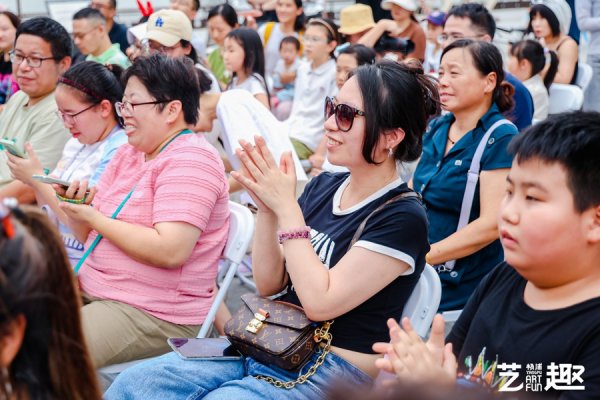 在杨浦滨江凝听一场“江潮乐”，享受城市好意思育新乐章